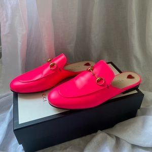 Gucci Princetown Leather Slipper Loafer in Fluorescent Fuxia size 37